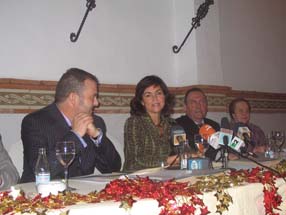  La Ministra de Cultura junto a Anselmo Córdoba y Emilio Jiménez 